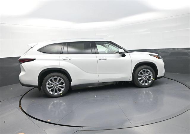 new 2026 Toyota Highlander car, priced at $53,628