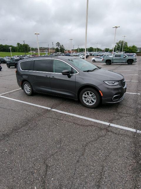 used 2022 Chrysler Pacifica car, priced at $18,878