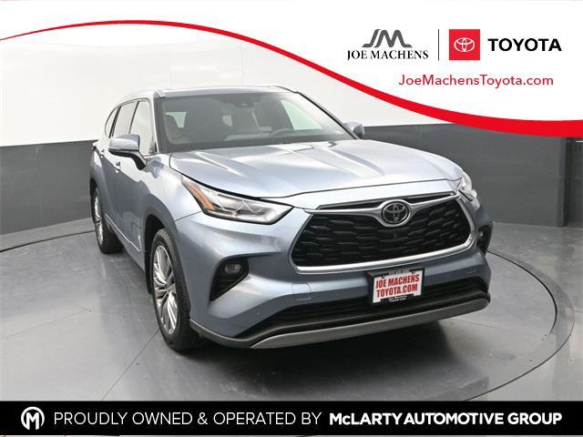 used 2022 Toyota Highlander car, priced at $37,991