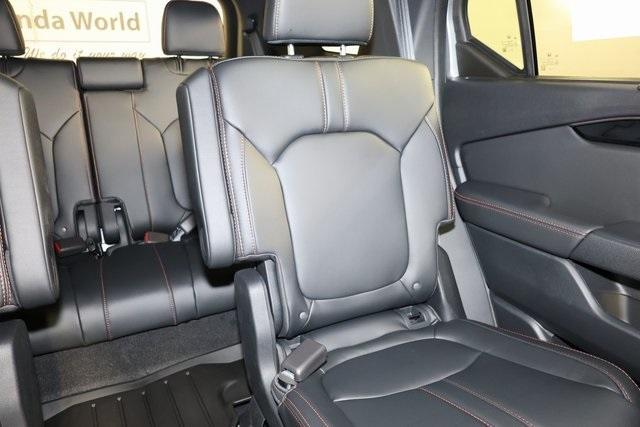 new 2025 Honda Pilot car, priced at $51,375