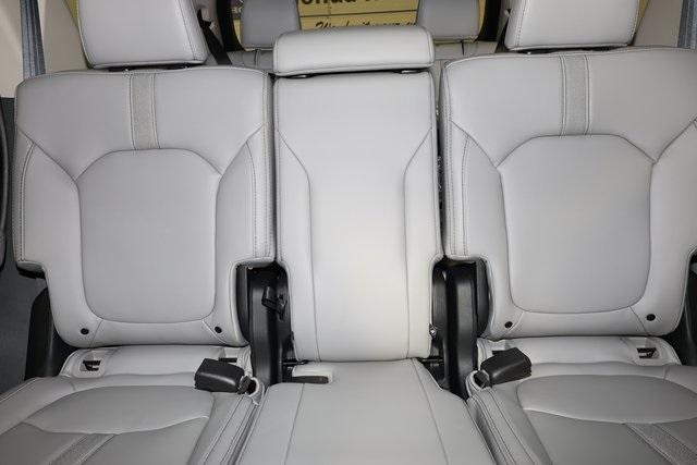 new 2025 Honda Pilot car, priced at $53,295