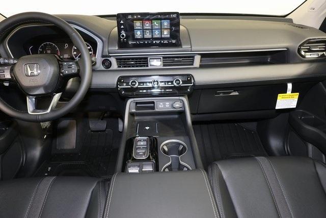 new 2025 Honda Pilot car, priced at $51,550