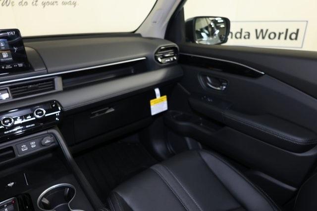 new 2025 Honda Pilot car, priced at $51,550