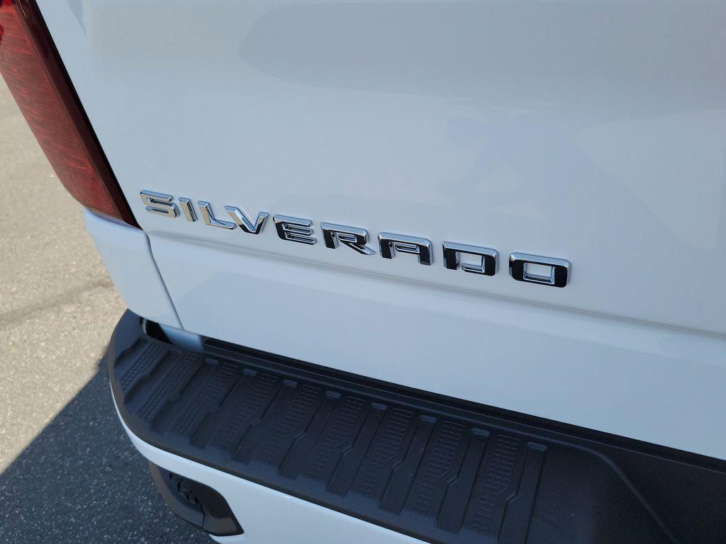 new 2026 Chevrolet Silverado 1500 car, priced at $42,915