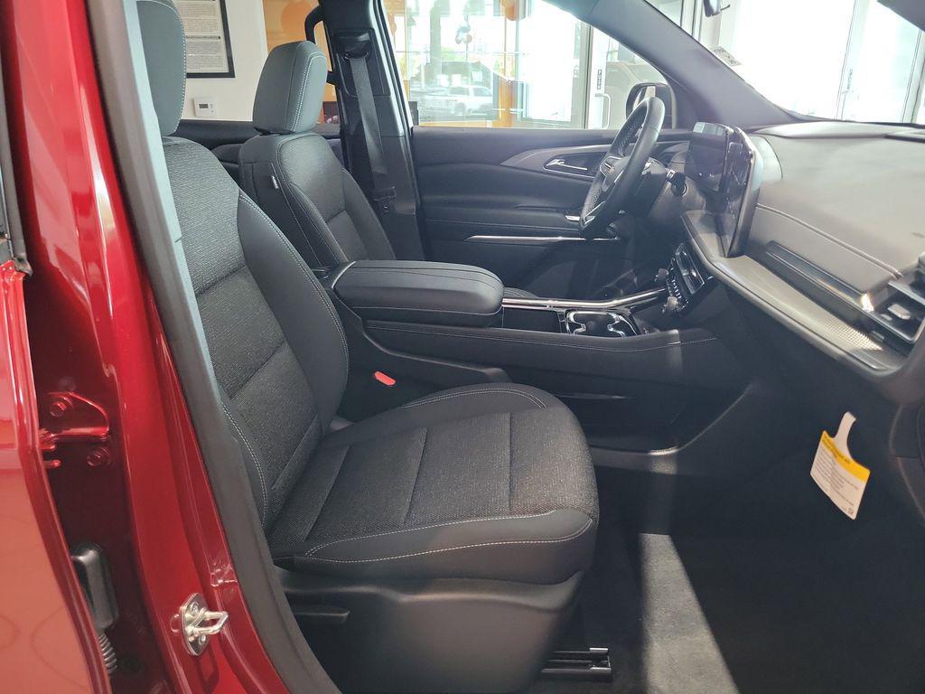 used 2026 Chevrolet Traverse car, priced at $40,999