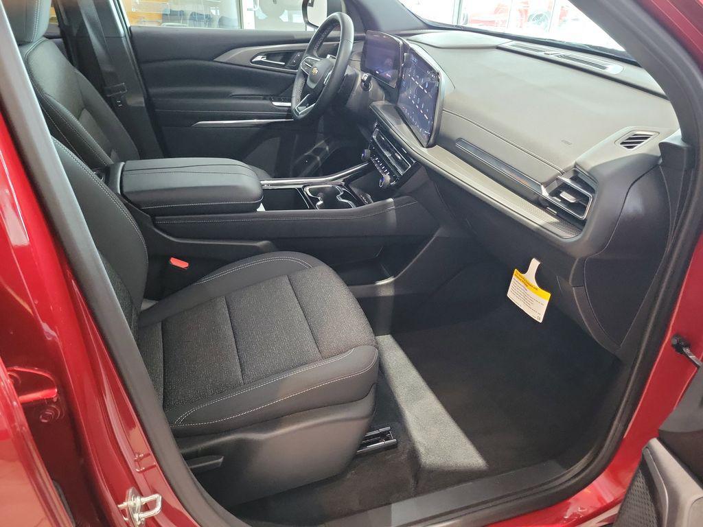 used 2026 Chevrolet Traverse car, priced at $40,999