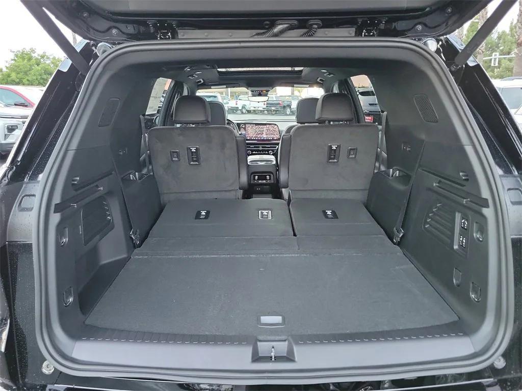 new 2026 Chevrolet Traverse car, priced at $59,290