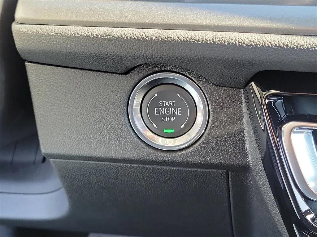 new 2026 Chevrolet Traverse car, priced at $42,820