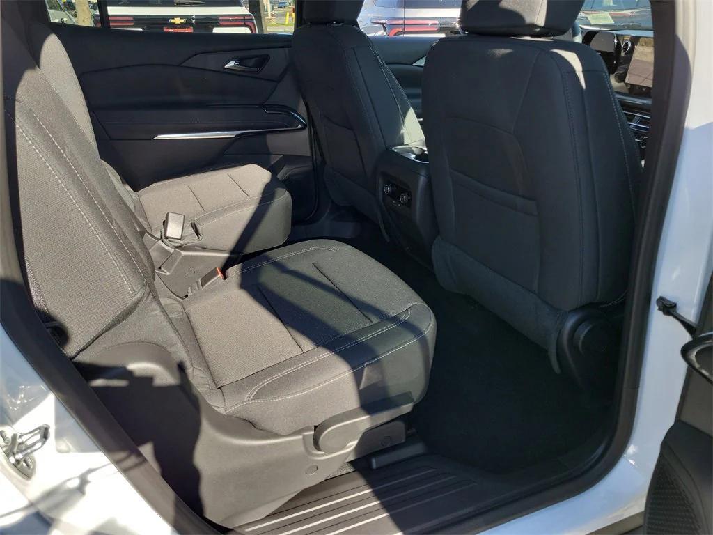 new 2026 Chevrolet Traverse car, priced at $42,820