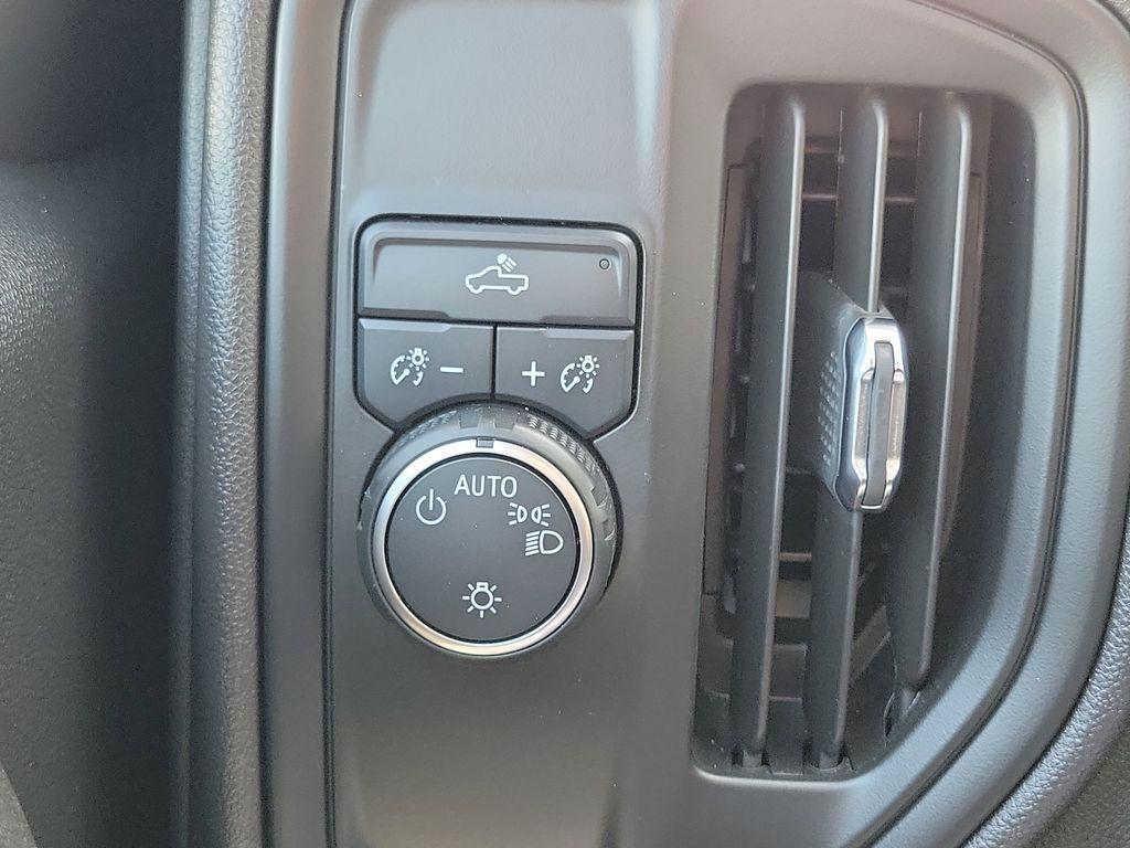 used 2024 Chevrolet Silverado 1500 car, priced at $29,995