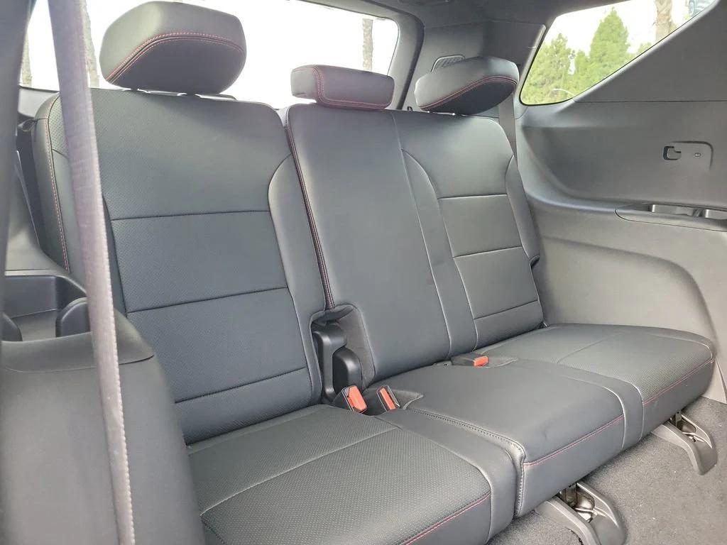 new 2026 Chevrolet Traverse car, priced at $58,404