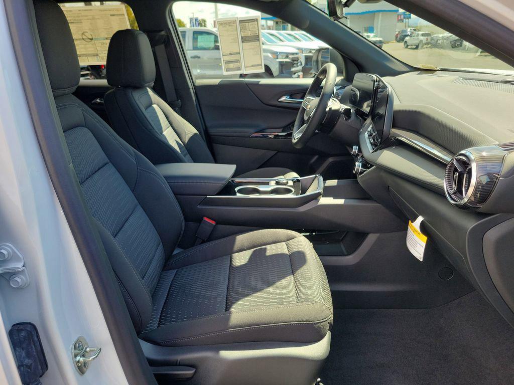 new 2026 Chevrolet Equinox car, priced at $31,740