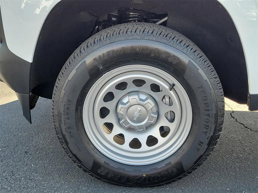 new 2026 Chevrolet Colorado car, priced at $33,745