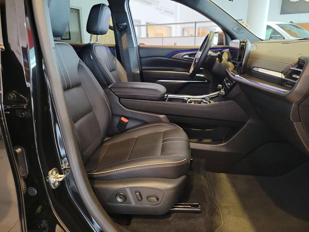 used 2026 Chevrolet Traverse car, priced at $54,999