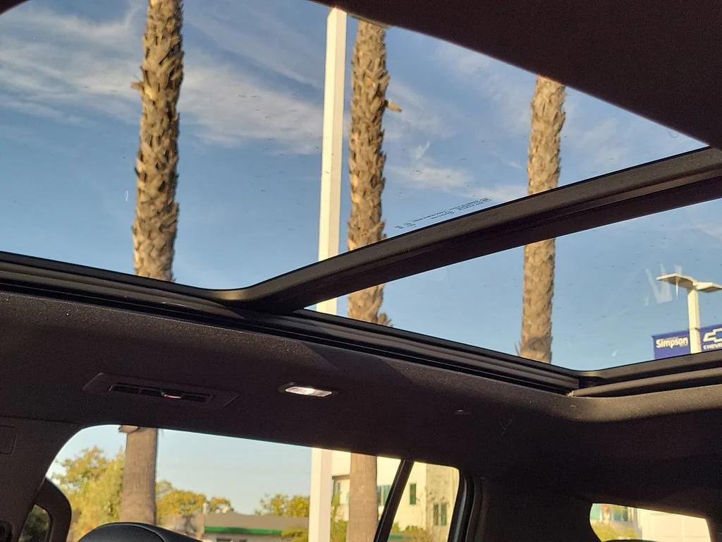 new 2026 Chevrolet Traverse car, priced at $54,469