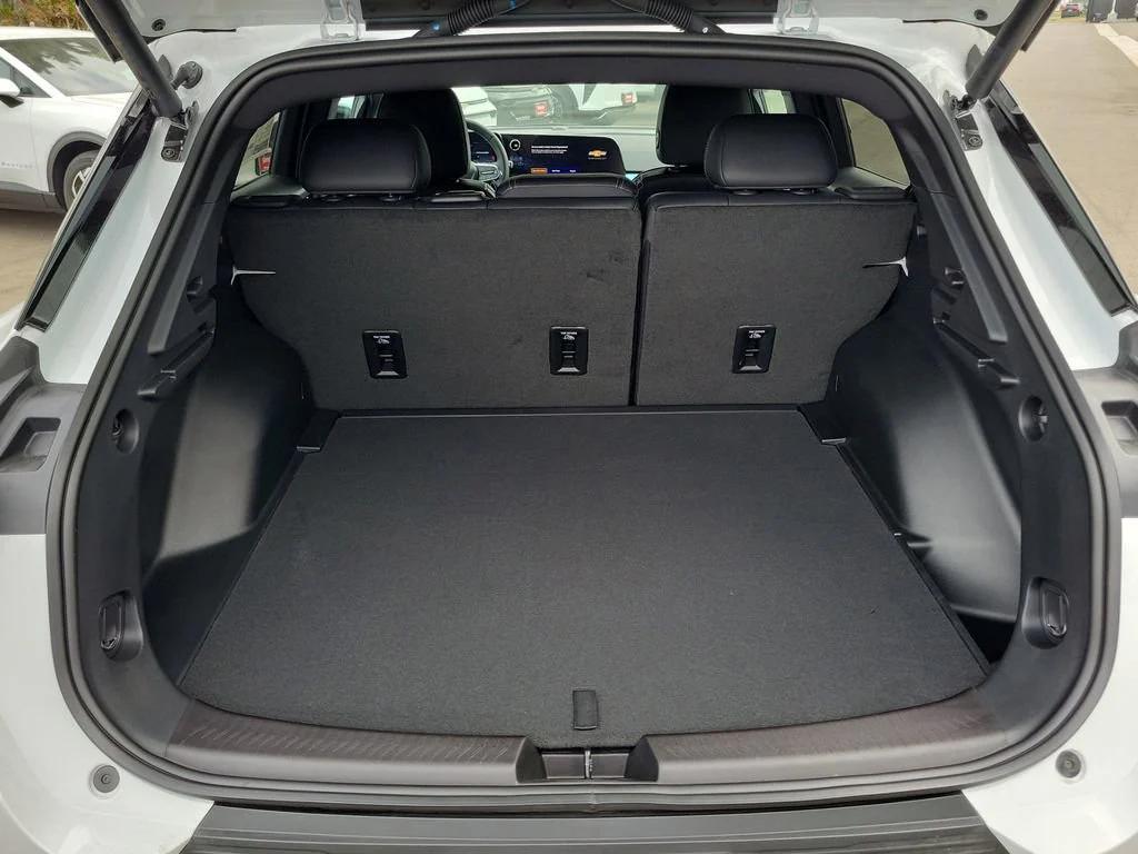 new 2026 Chevrolet Equinox EV car, priced at $36,070