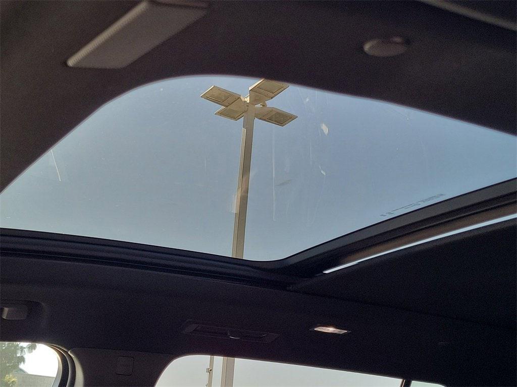 new 2026 Chevrolet Traverse car, priced at $53,144