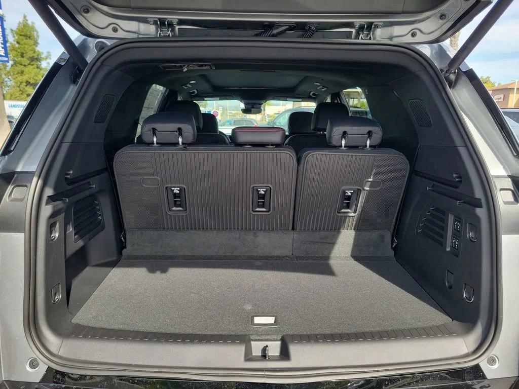 new 2026 Chevrolet Traverse car, priced at $60,539