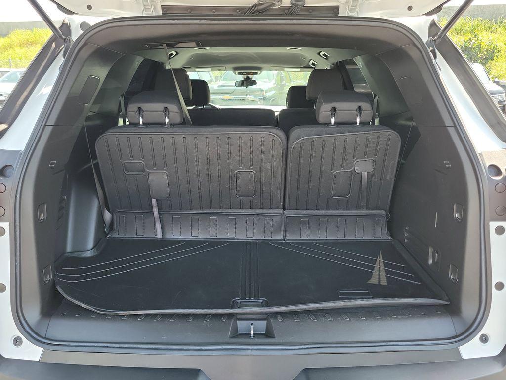 used 2023 Chevrolet Traverse car, priced at $28,995