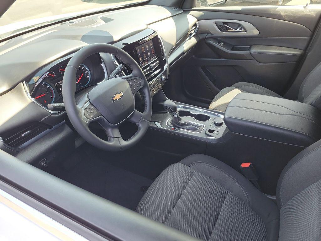 used 2023 Chevrolet Traverse car, priced at $28,995