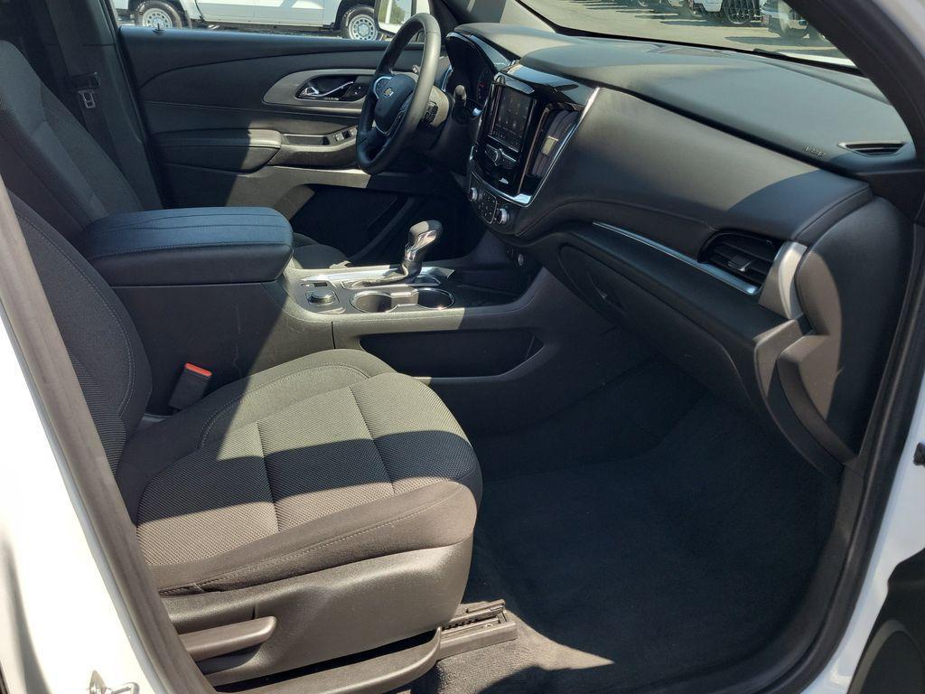 used 2023 Chevrolet Traverse car, priced at $28,995