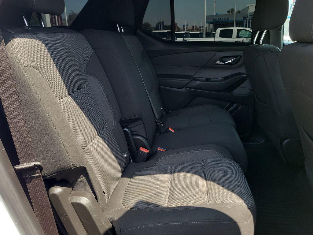 used 2023 Chevrolet Traverse car, priced at $28,995