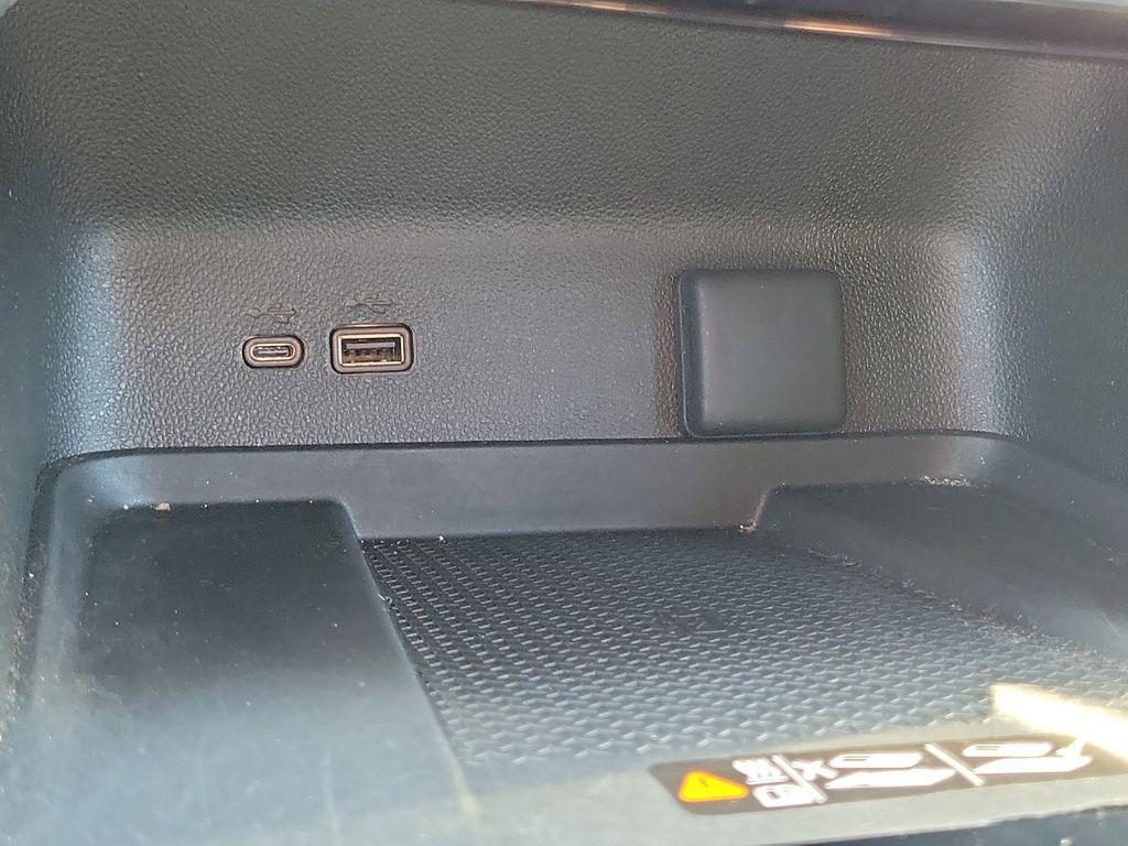 used 2024 Chevrolet Traverse car, priced at $50,888