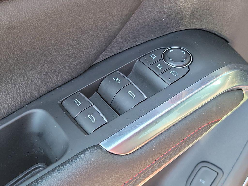 used 2024 Chevrolet Traverse car, priced at $50,888