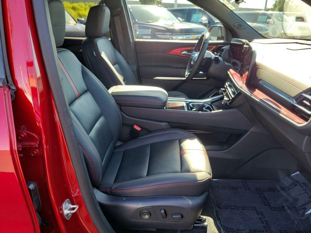 used 2024 Chevrolet Traverse car, priced at $50,888