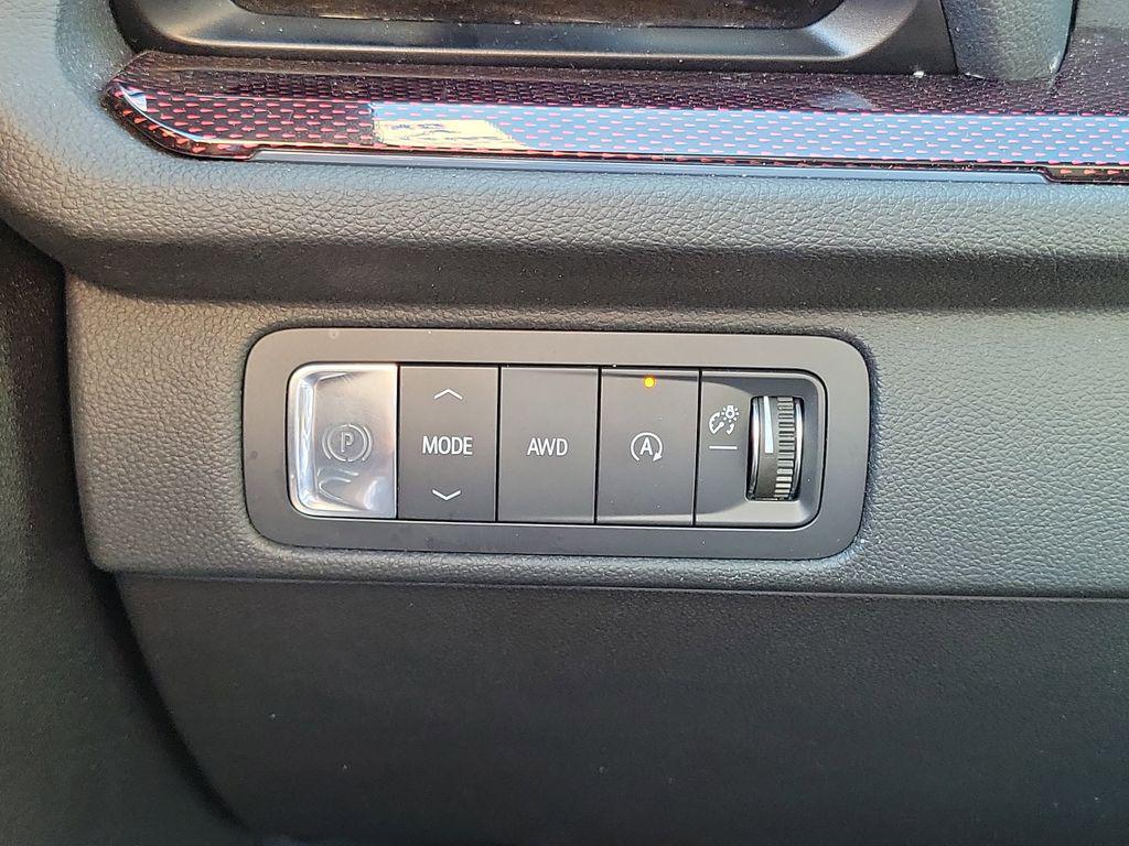 used 2024 Chevrolet Traverse car, priced at $50,888