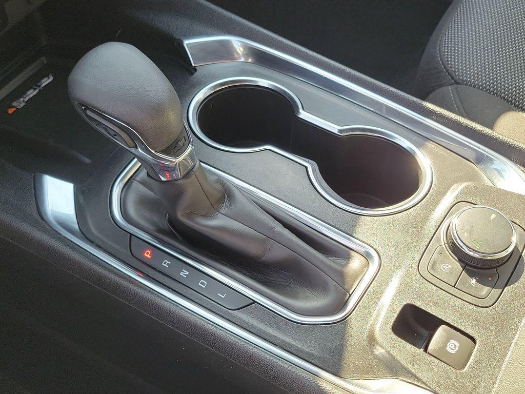 used 2023 Chevrolet Traverse car, priced at $32,995