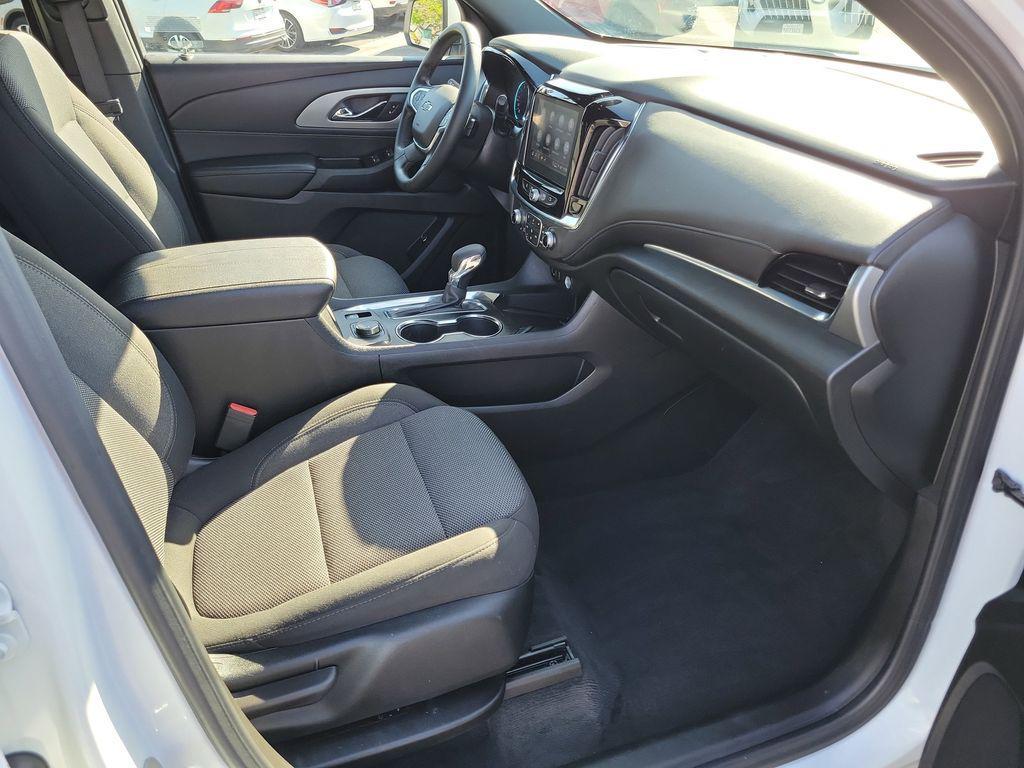 used 2023 Chevrolet Traverse car, priced at $32,995