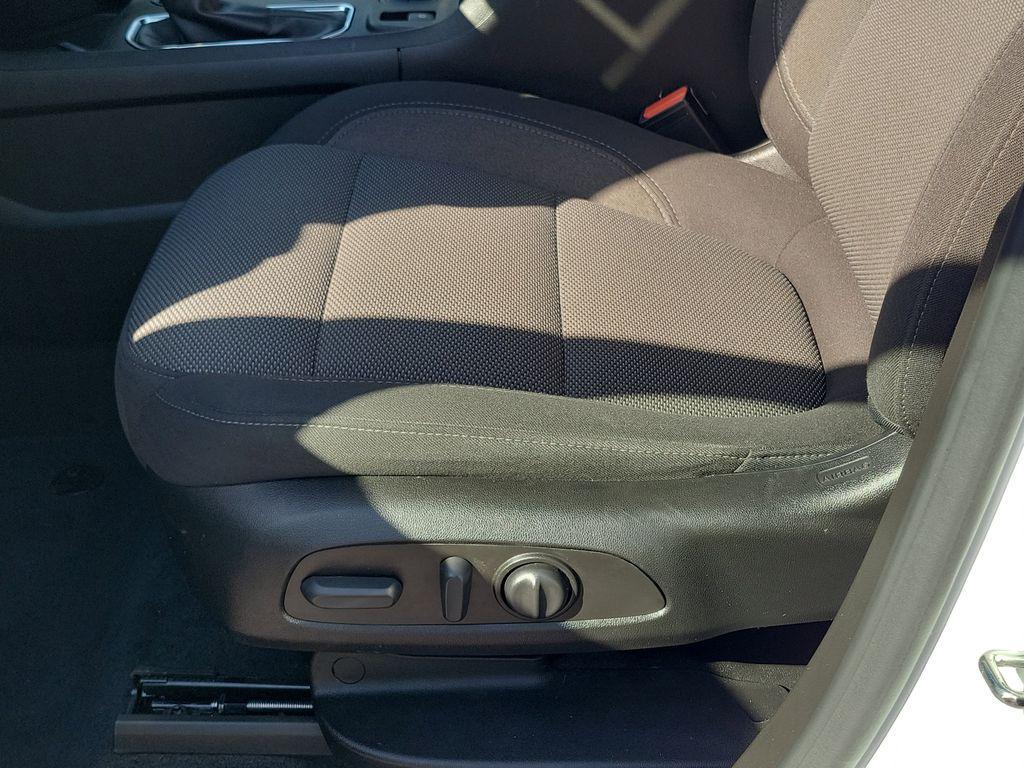 used 2023 Chevrolet Traverse car, priced at $32,995