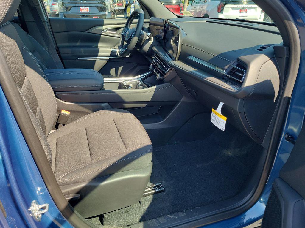 new 2026 Chevrolet Traverse car, priced at $43,820