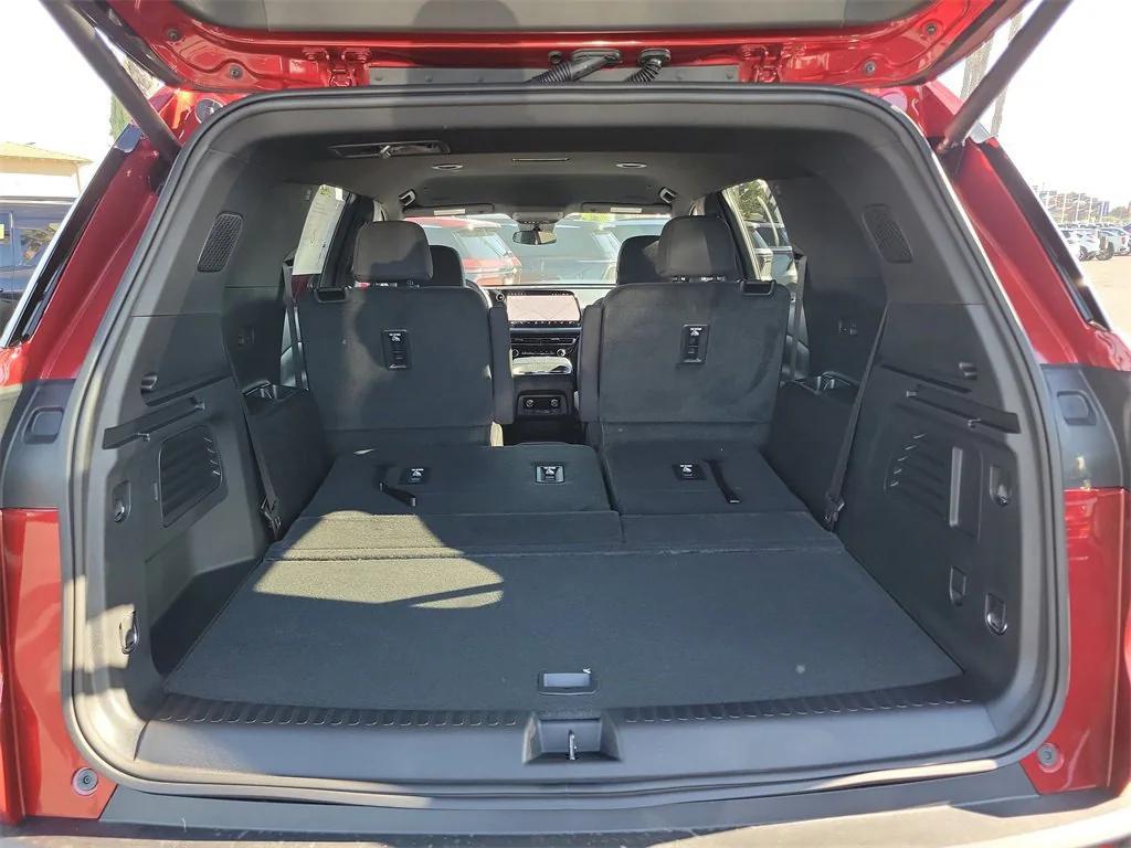 new 2026 Chevrolet Traverse car, priced at $43,315