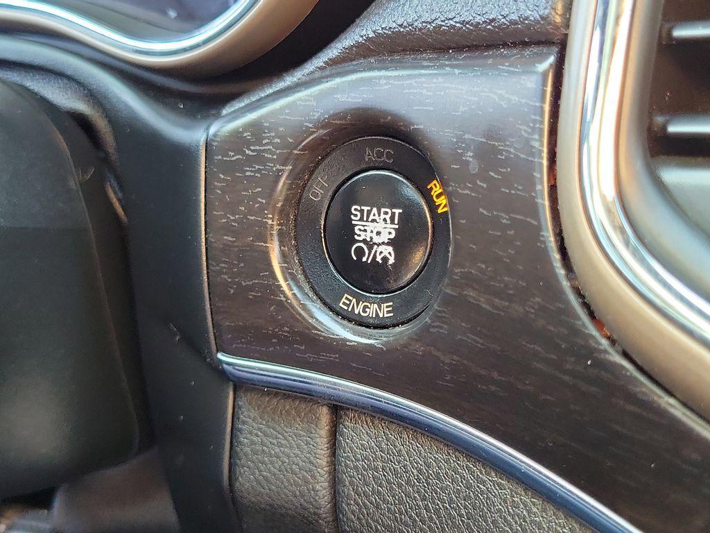 used 2015 Jeep Grand Cherokee car, priced at $11,995