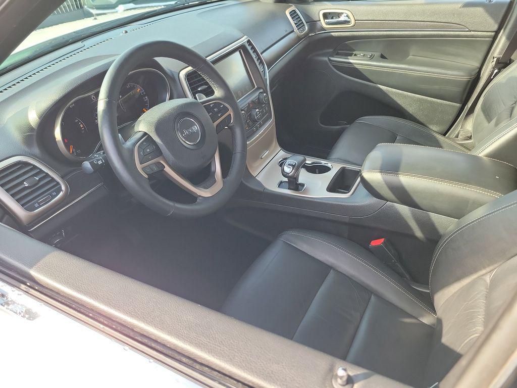 used 2015 Jeep Grand Cherokee car, priced at $11,995