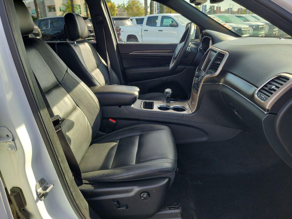 used 2015 Jeep Grand Cherokee car, priced at $11,995