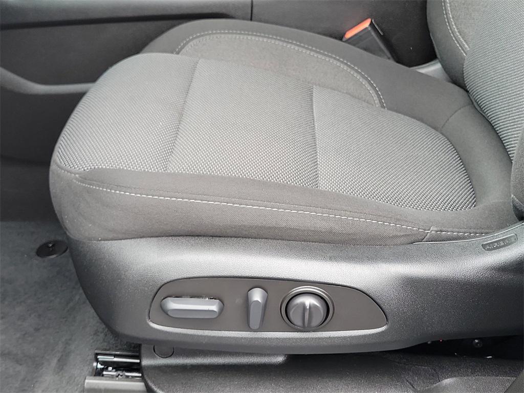 used 2023 Chevrolet Traverse car, priced at $28,995