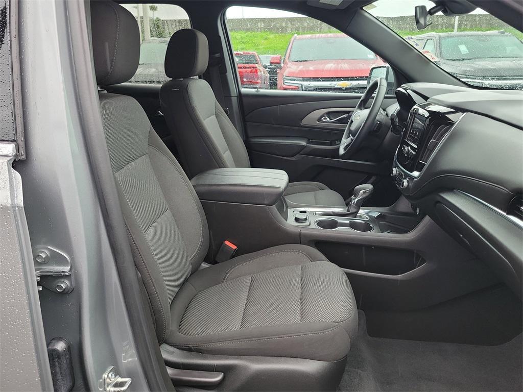 used 2023 Chevrolet Traverse car, priced at $28,995