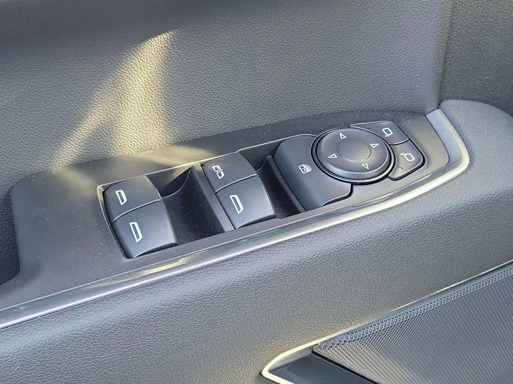 new 2026 Chevrolet Silverado 1500 car, priced at $52,260