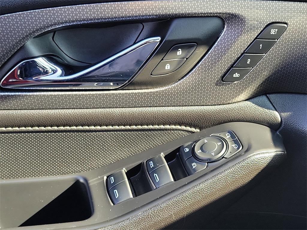 used 2022 Chevrolet Traverse car, priced at $31,275