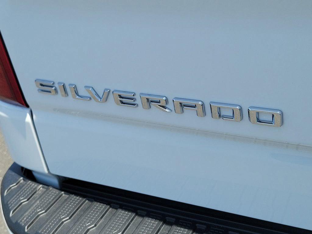 new 2026 Chevrolet Silverado 1500 car, priced at $42,915