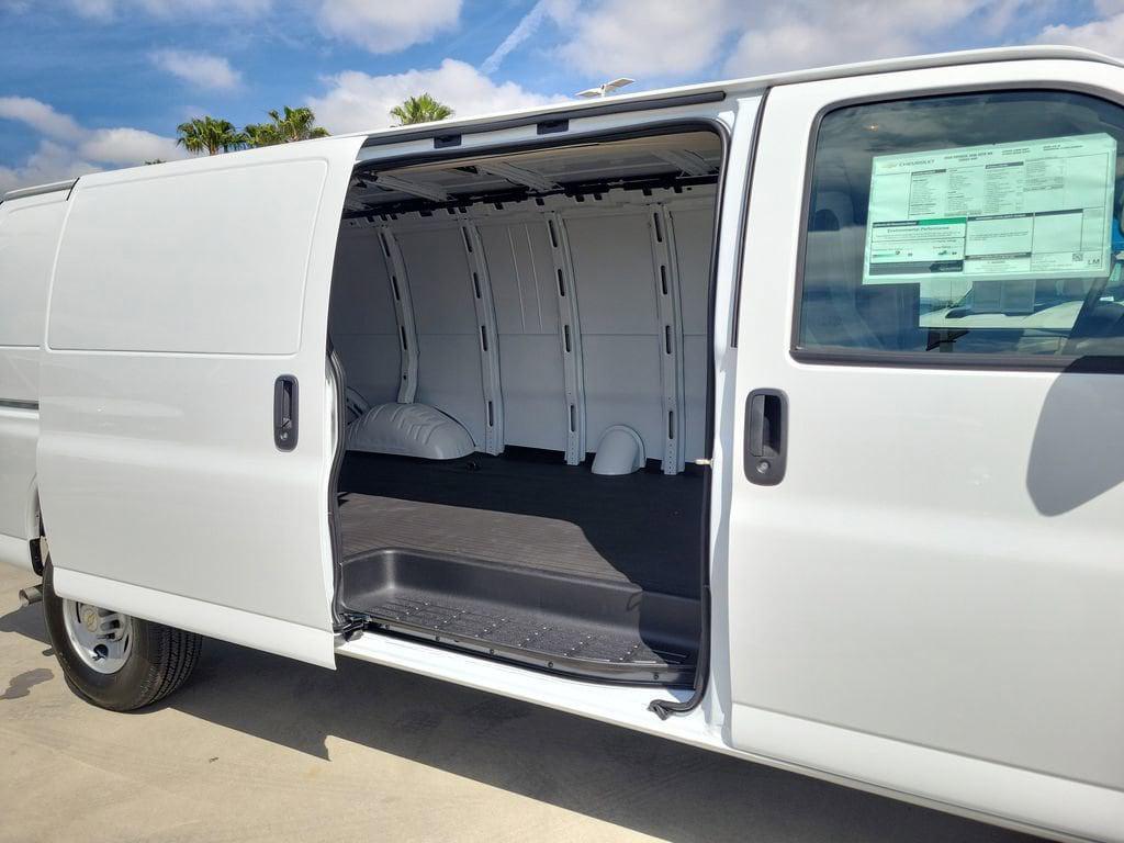 new 2026 Chevrolet Express 3500 car, priced at $52,840