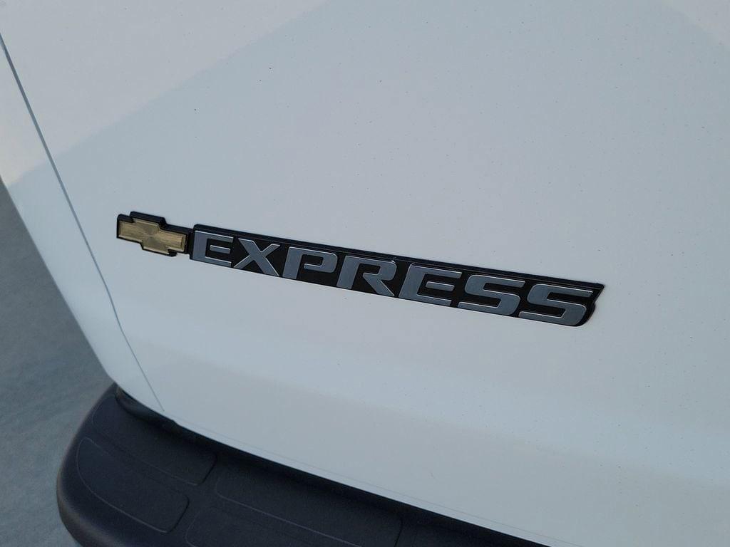 new 2026 Chevrolet Express 3500 car, priced at $52,840