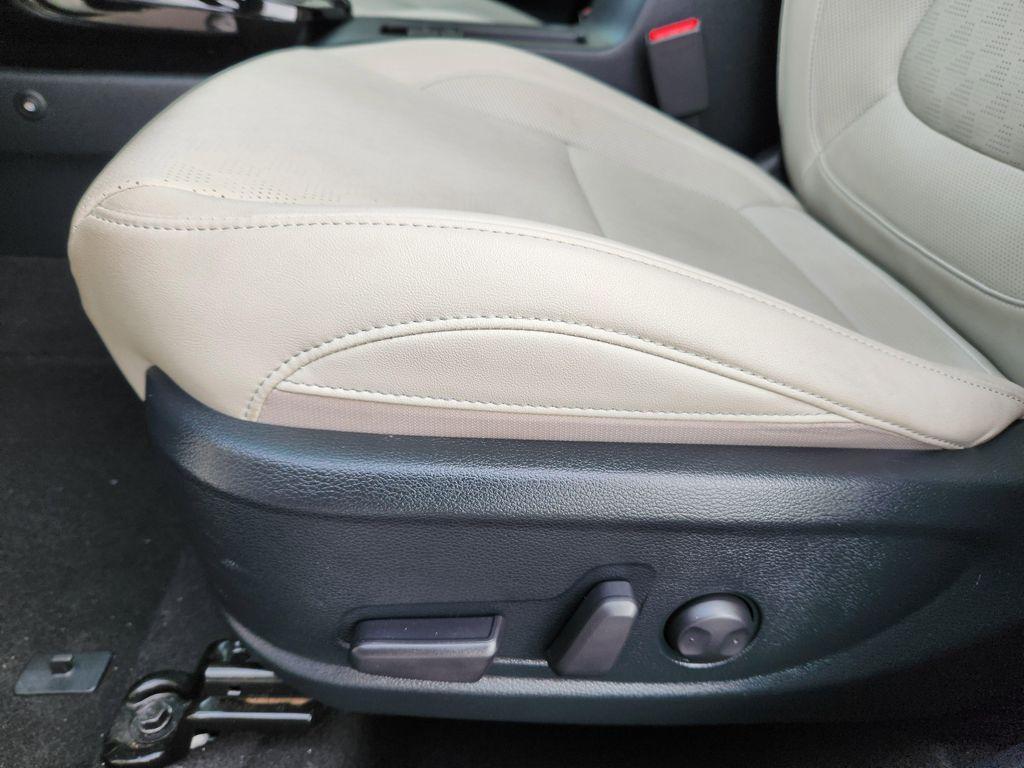 used 2023 Kia Seltos car, priced at $24,457