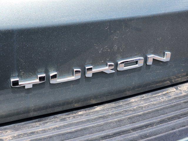 used 2023 GMC Yukon XL car, priced at $55,618