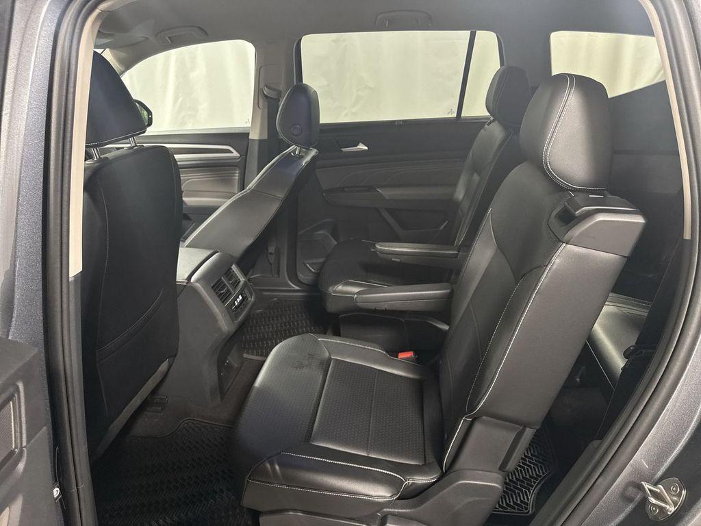 2022 Platinum Gray Metallic Volkswagen Atlas