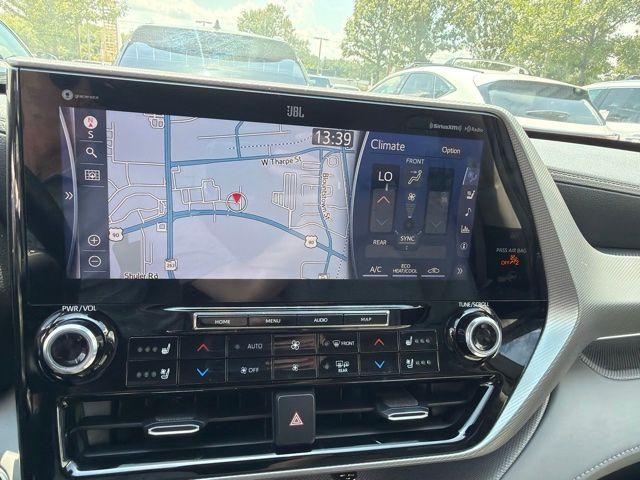 used 2021 Toyota Highlander car, priced at $32,380