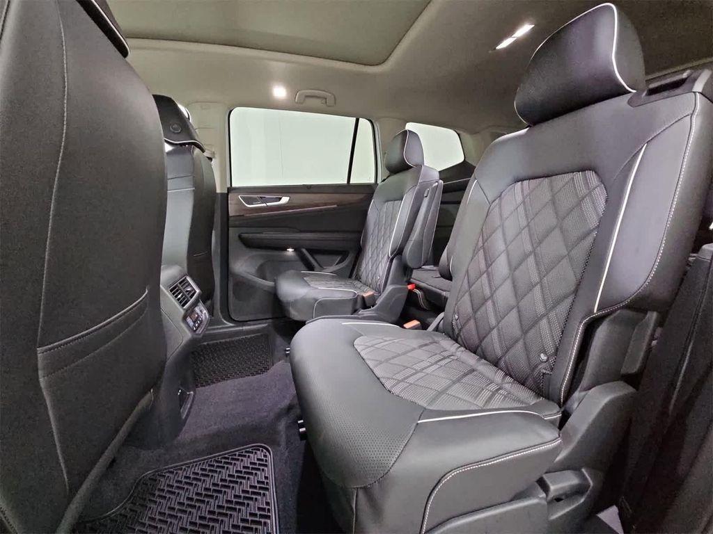 new 2026 Volkswagen Atlas car, priced at $58,804